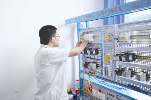 毫米間的舞者 致奮戰在工廠生產車間的產業工人